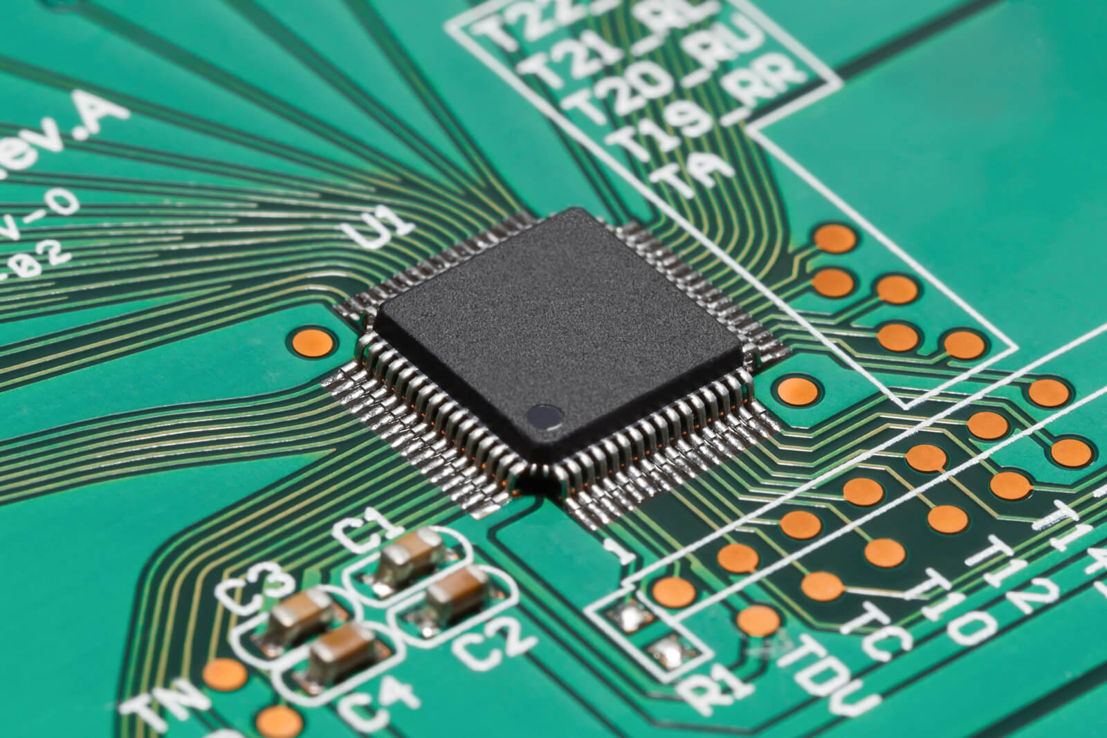 QFP (Quad Flat Package)